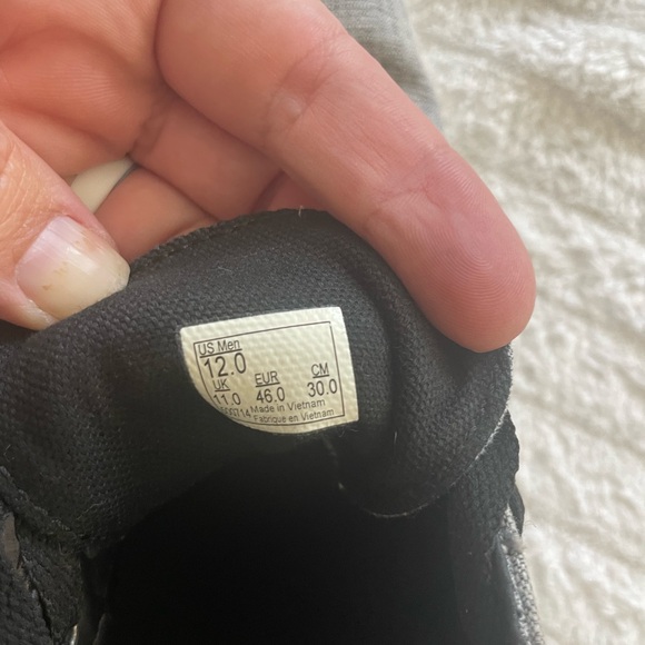 Men's size 12 Vans in great shape! - Picture 2 of 3